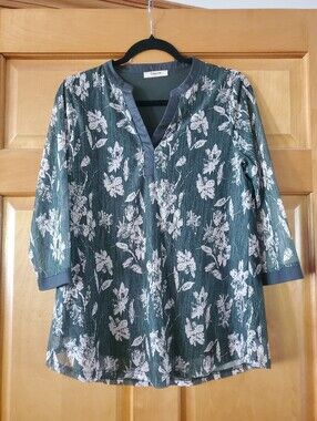 Timeson Forest Green Floral Split-Neck Women's Top. Size M